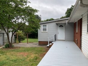 1116 Lower Dallas Hwy in Dallas, NC - Building Photo - Building Photo