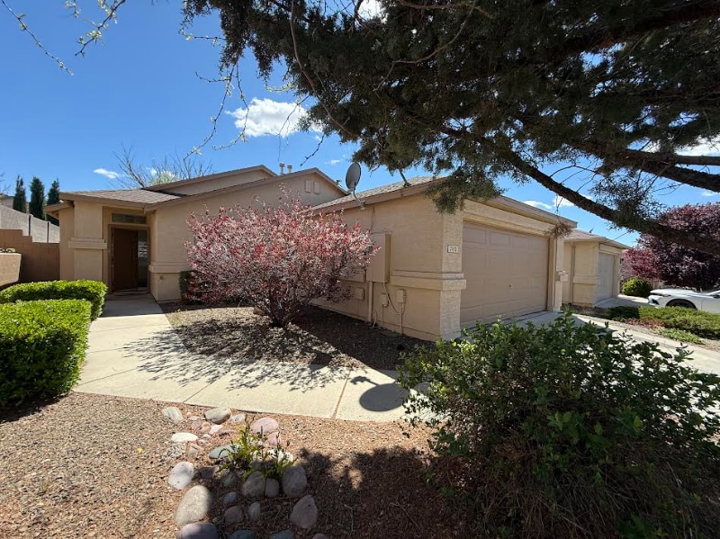 7451 E Mountain Dr in Prescott Valley, AZ - Building Photo