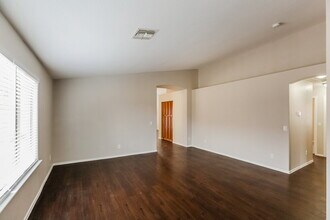 4513 N 88th Ave in Phoenix, AZ - Building Photo - Building Photo
