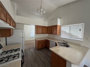 6428 Old Colonial Way in Las Vegas, NV - Building Photo - Building Photo