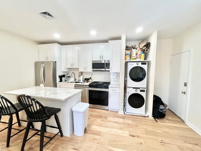 162 Centre St, Unit 1