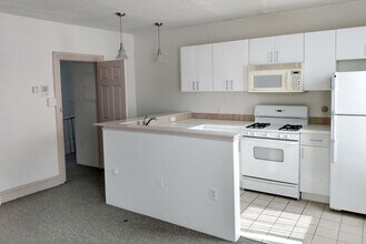 1355 Ridge Ave, Unit Unit 3 in Philadelphia, PA - Building Photo - Building Photo