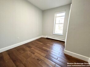 53 Ruggles St, Unit 2 in Boston, MA - Building Photo - Building Photo