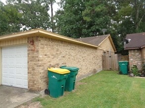 1616 Hazelwood St in Conroe, TX - Building Photo - Building Photo