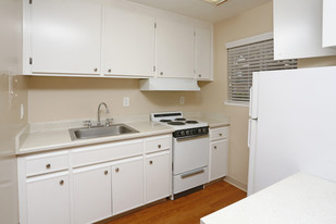 Rosa Crest Studio Apartments