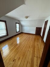 68 Willow Ave, Unit 2 in Somerville, MA - Building Photo - Building Photo