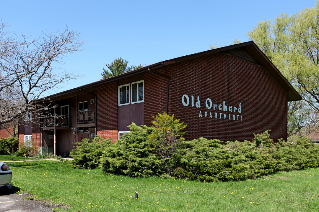 Old Orchard Apartments in Geneva, OH - Building Photo