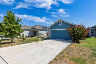 7420 Tonka Ln in Austin, TX - Building Photo