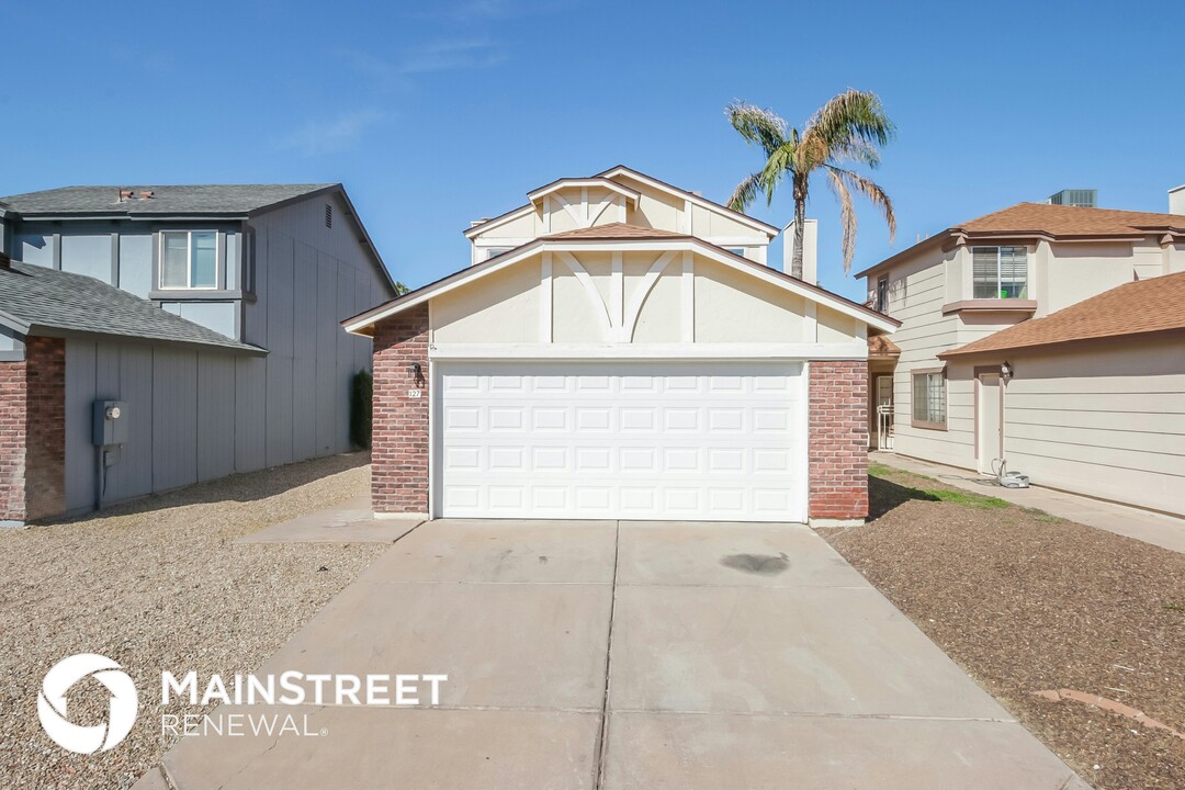 1915 S 39th St in Mesa, AZ - Foto de edificio