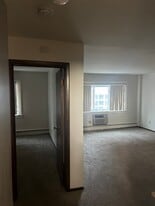 2224 W Wisconsin Ave in Milwaukee, WI - Building Photo