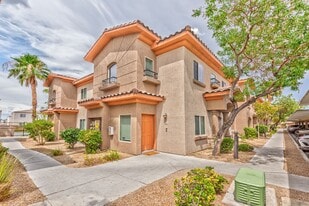 7701 W Robindale Rd in Las Vegas, NV - Building Photo
