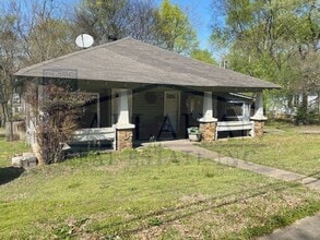 711 W 33rd St in North Little Rock, AR - Building Photo - Building Photo