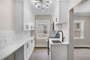 Archwood Manor in Cleveland, OH - Building Photo