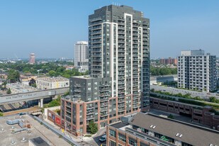 1400 Dupont St in Toronto, ON - Building Photo