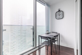 17 Lower Simcoe St, Unit SI ID1523991P in Toronto, ON - Building Photo - Building Photo