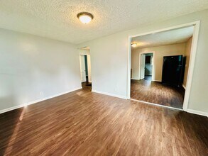 1613 Clara Ave in Louisville, KY - Building Photo - Building Photo