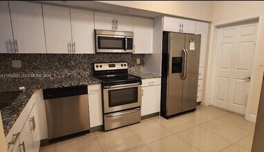 11837 SW 100th St in Miami, FL - Building Photo - Building Photo