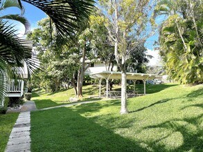 160 Keonekai Rd in Kihei, HI - Foto de edificio - Building Photo