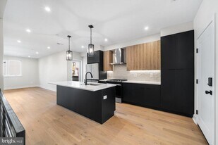 315 W Berks St in Philadelphia, PA - Building Photo