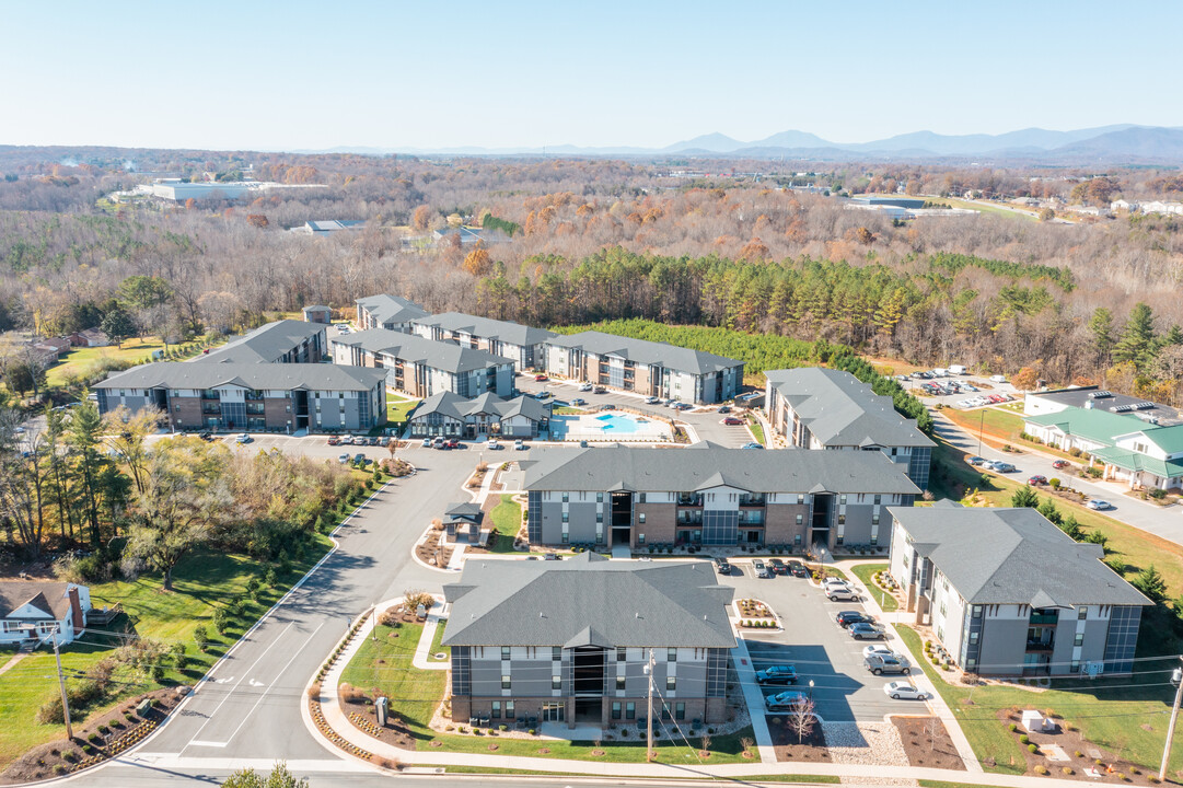 Eleven25 in Lynchburg, VA - Foto de edificio