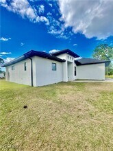 803 Wagner Ave in Lehigh Acres, FL - Building Photo - Building Photo