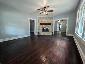 2114 Lyle Ave in Waco, TX - Building Photo - Building Photo