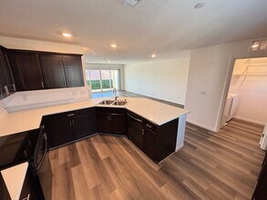 2735 Atomic Tangerine Wy in Las Vegas, NV - Building Photo - Building Photo