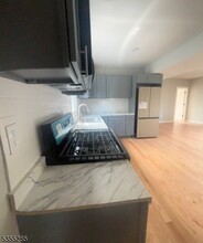 83 Maple Ave in Wallington, NJ - Building Photo - Building Photo