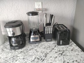 3161 NW 4th St-Unit -B in Fort Lauderdale, FL - Building Photo - Building Photo