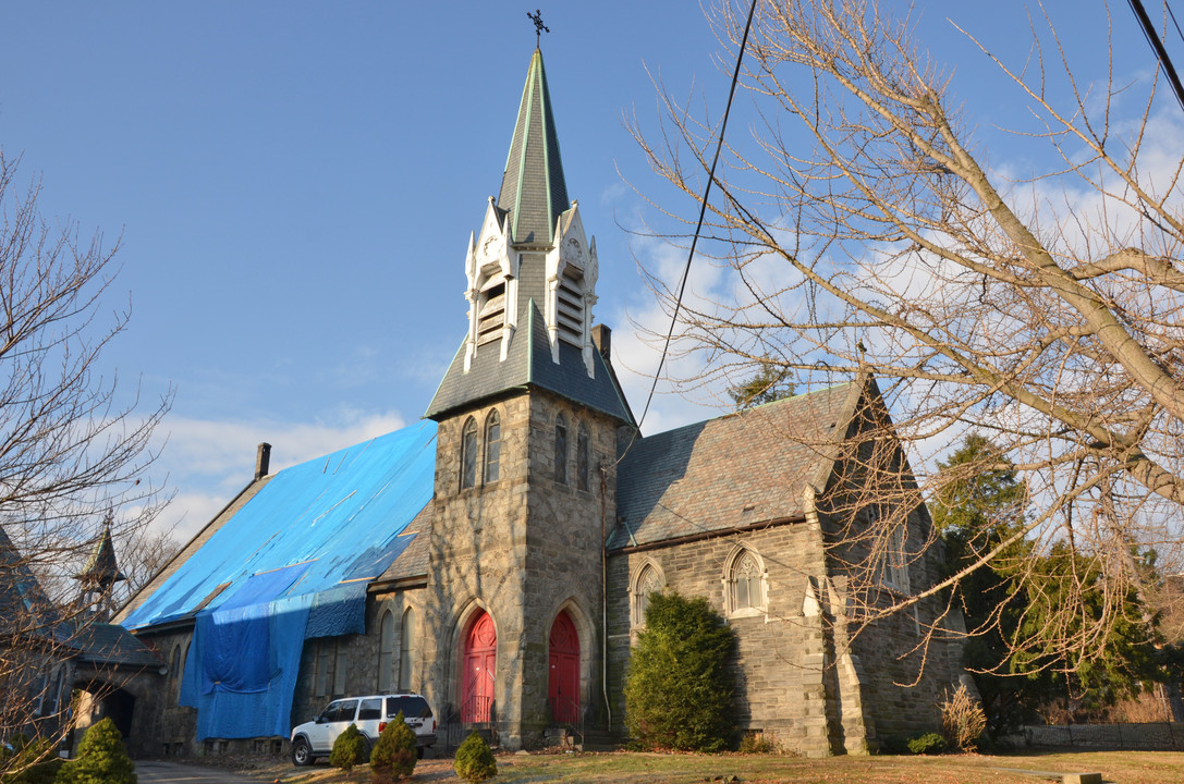 6024-6024R Wayne Ave in Philadelphia, PA - Building Photo