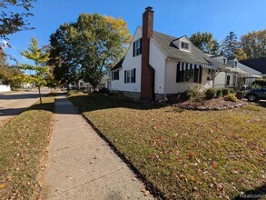 1103 Mclean Ave in Royal Oak, MI - Building Photo - Building Photo
