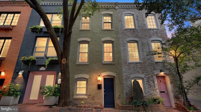 property at 1035 Cecil Pl NW
