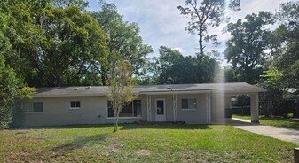 2201 NW 36th Dr in Gainesville, FL - Building Photo