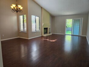 155 Dartford St in Hercules, CA - Building Photo - Building Photo