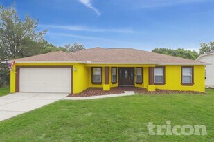 7253 Lamplighter St in Spring Hill, FL - Building Photo