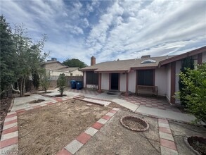 6209 Meadowlark Ln in Las Vegas, NV - Building Photo - Building Photo