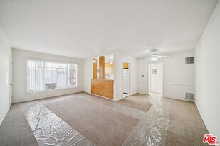 8442 Blackburn Ave in Los Angeles, CA - Building Photo