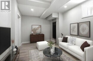 142 Simcoe St N in Oshawa, ON - Building Photo