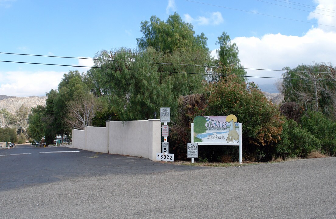 The Oasis in Hemet, CA - Building Photo