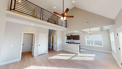 213 Bluebell Dr in Clarksville, TN - Building Photo - Building Photo