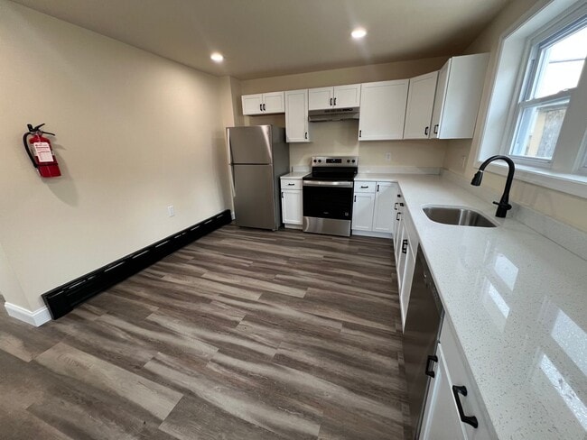 property at 955 E Main St