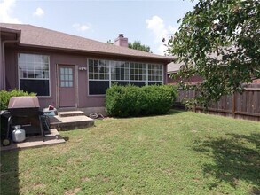 1041 Disraeli Cir in Pflugerville, TX - Building Photo - Building Photo
