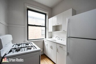 1031 Dempster St in Evanston, IL - Building Photo - Building Photo