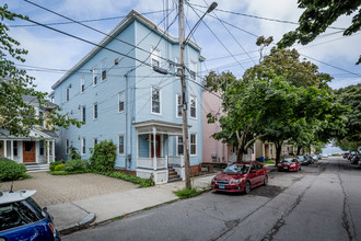 27 Morning St in Portland, ME - Building Photo - Primary Photo