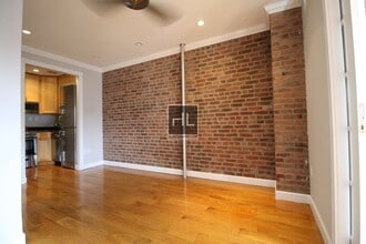 First Avenue, Unit 3 in New York, NY - Foto de edificio - Building Photo