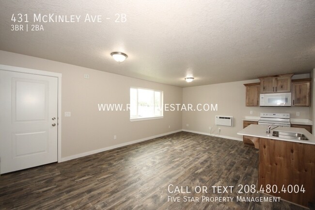 Sunnyside Place in Pocatello, ID - Building Photo - Building Photo