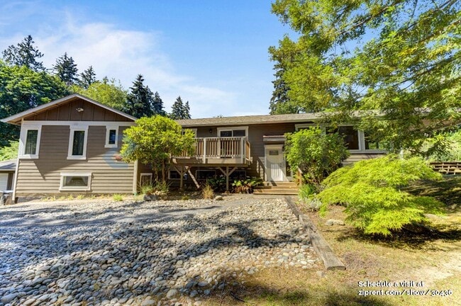 1168 NW Sunlit Ln in Bremerton, WA - Foto de edificio - Building Photo