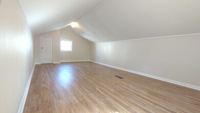 2551 NE 32nd Pl in Portland, OR - Building Photo - Building Photo