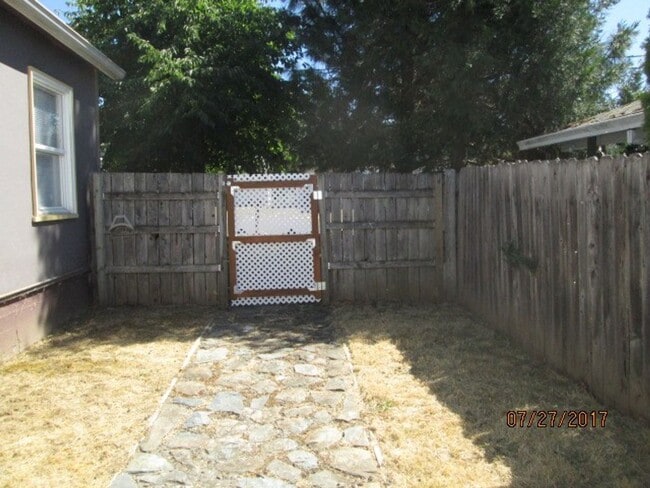 property at 2822 W Sherwood Ave