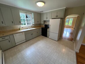 48 River Ave, Unit 3 in Newton, MA - Building Photo - Building Photo